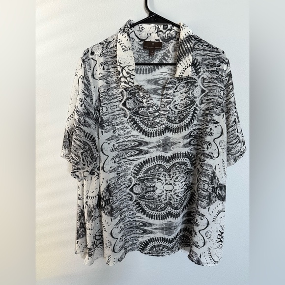 Fenn Wright Manson Black and White Relaxed Notched Collar Top - Picture 1 of 2